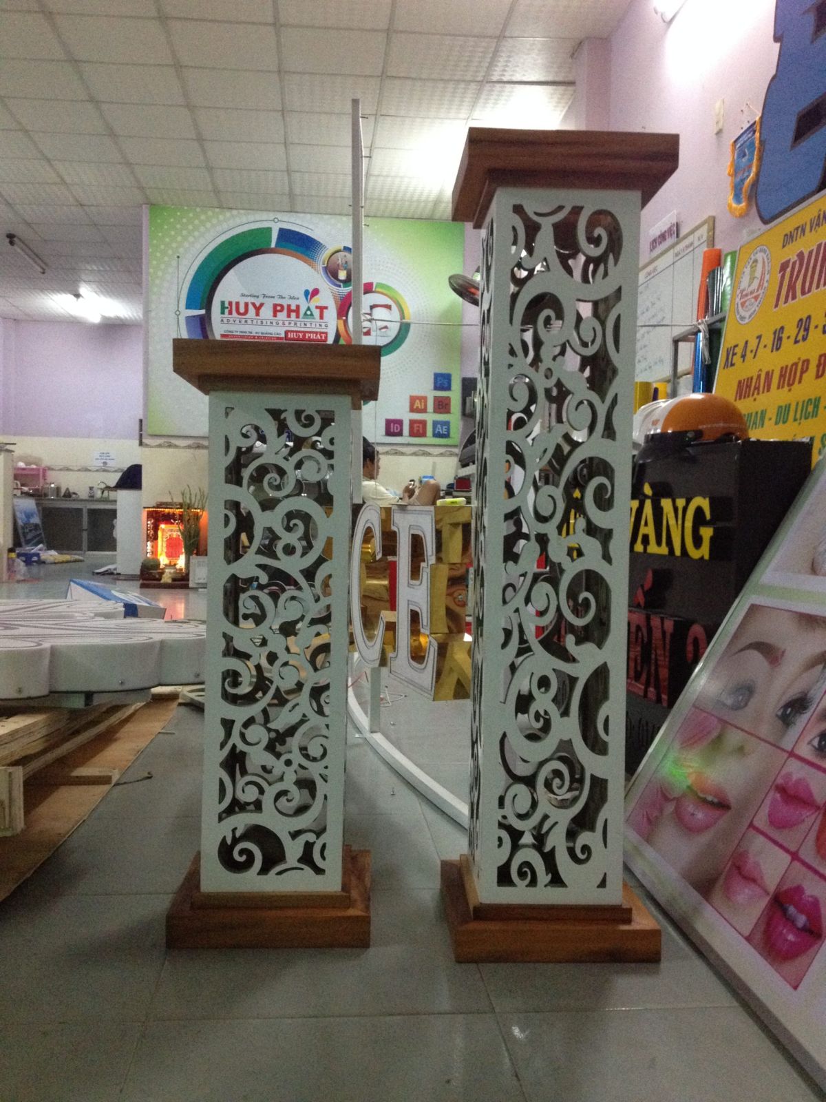 Biển quảng cáo ngoài trời
